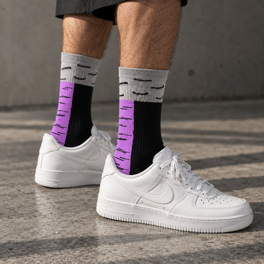 Dravo Birdy Legs worn by a male model with white sneakers - Dravo lifestyle photo