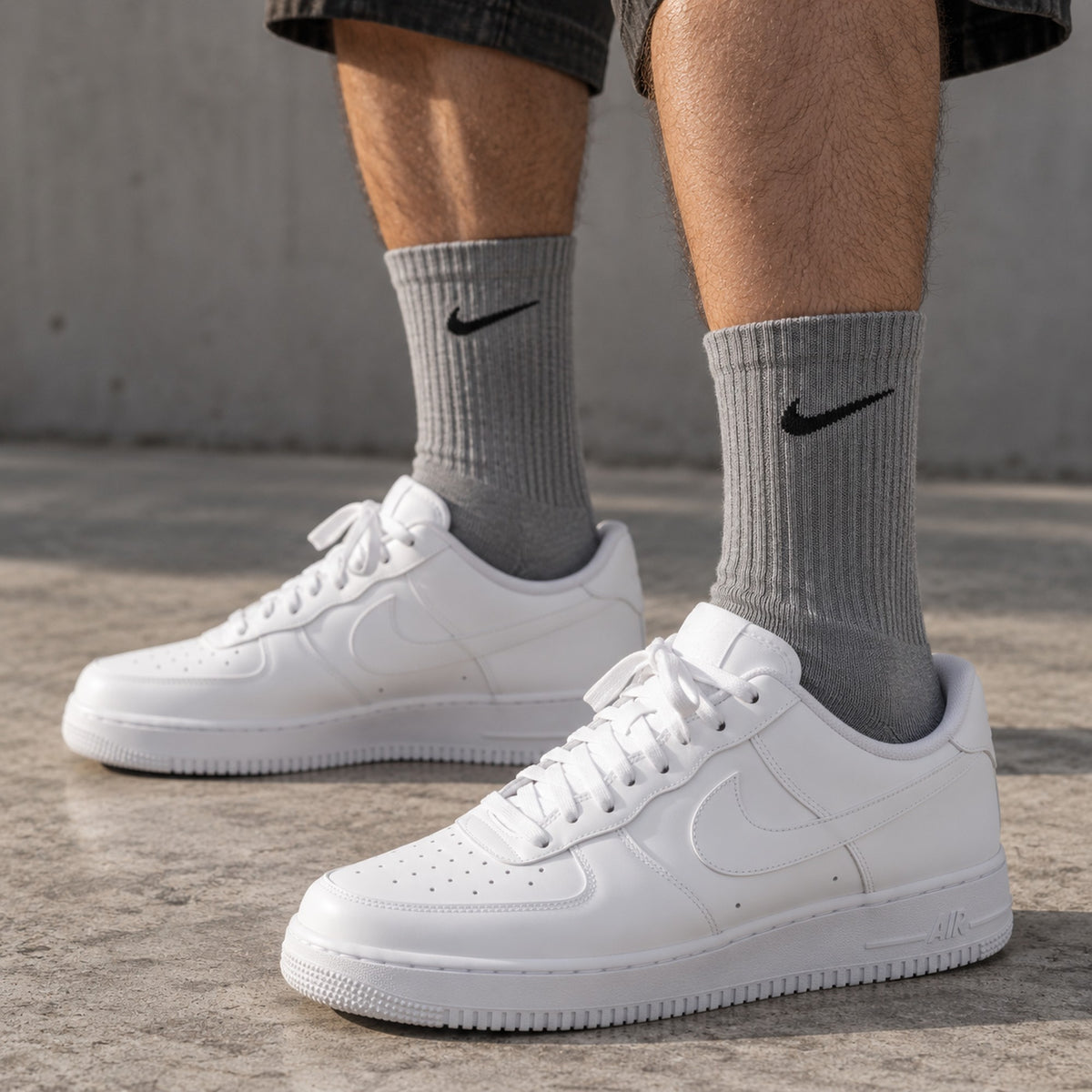 Nike Basic Colors worn by a male model with white sneakers - Dravo lifestyle photo