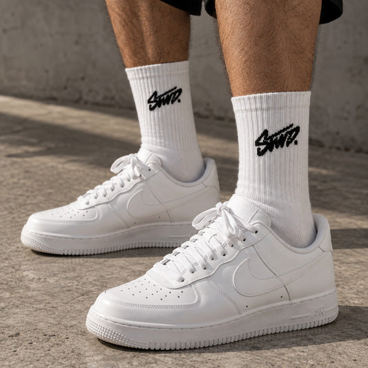 Pull&Bear SWD worn by a male model with white sneakers - Dravo lifestyle photo